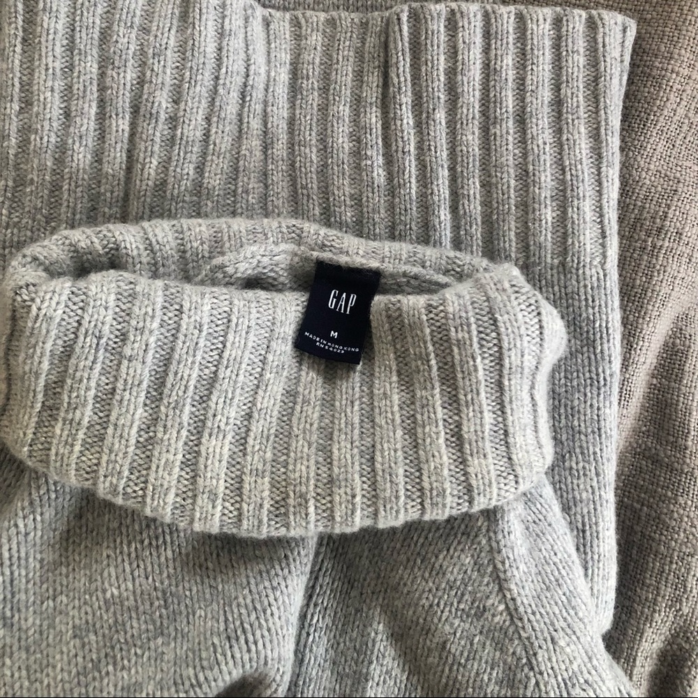 Long-sleeve Gap Turtleneck Sweater